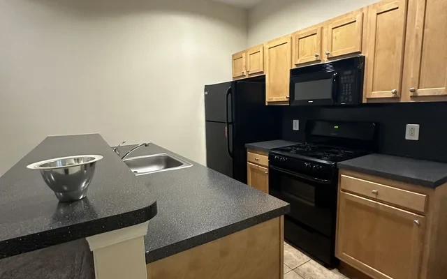 UCA - 3914 Pine Street 4