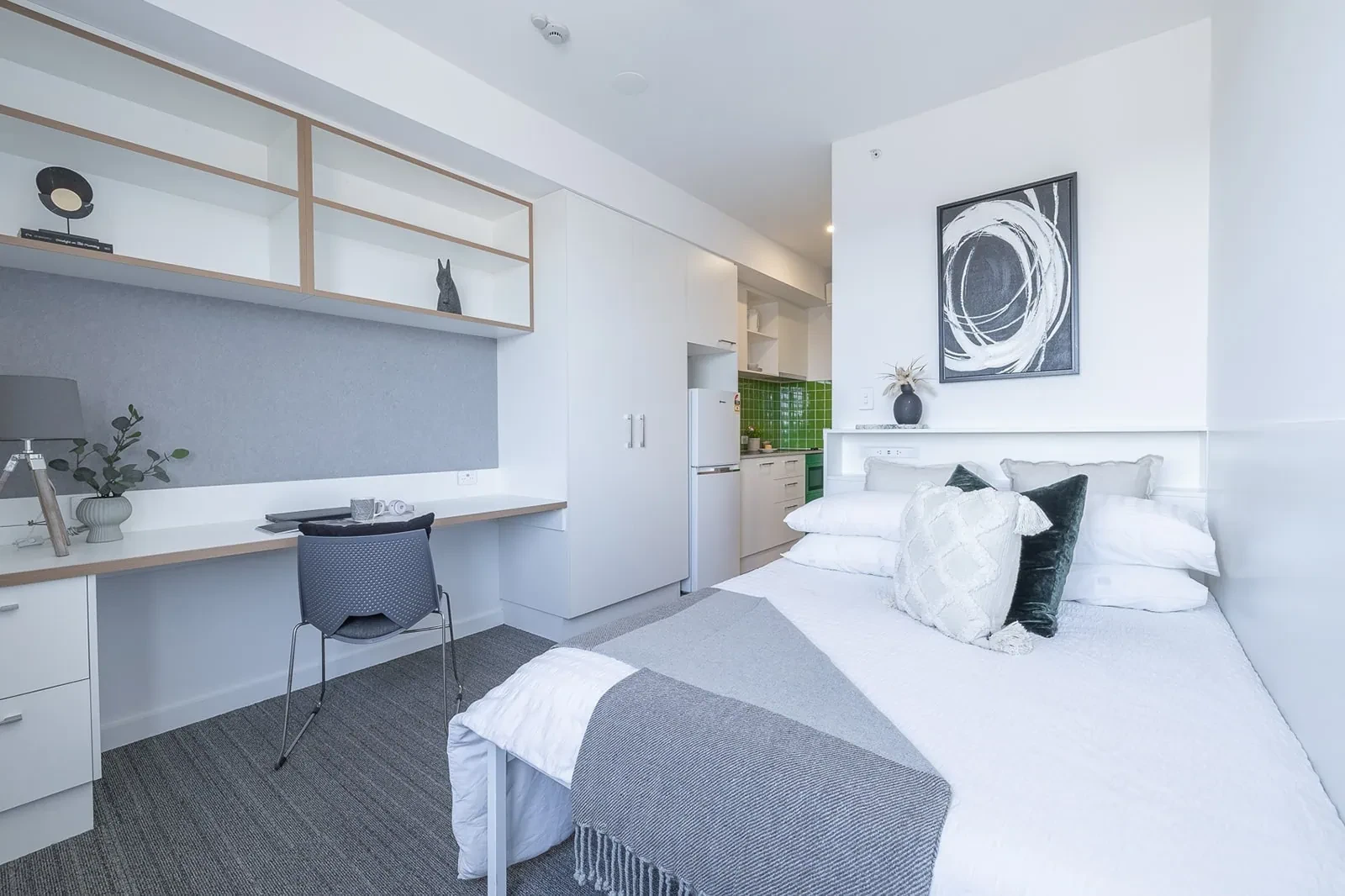 Deluxe Studio with Double Bed - South(low floor(Level 1-5))