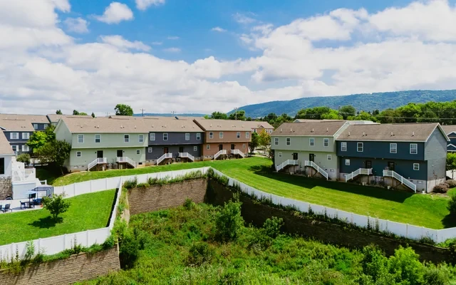 The Villas at Happy Valley - State College student accommodation