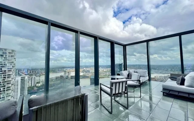 CW-Apartment , Hampton Tower, Marsh Wall, London 3
