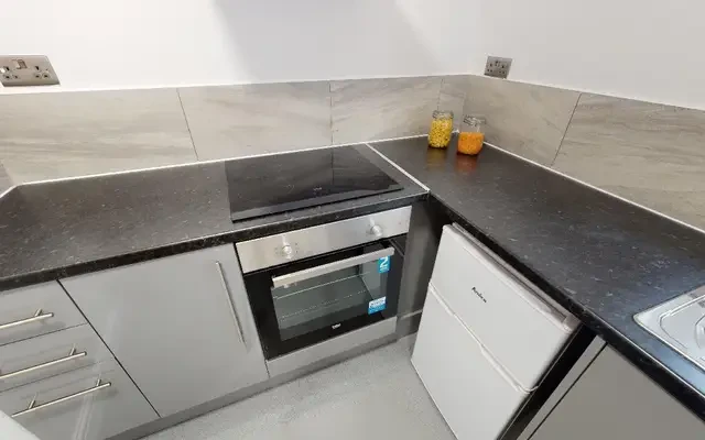 166-168 London Road 1