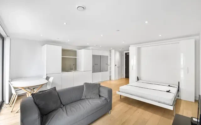 Kensington Apartments, E1 0