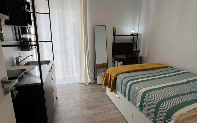 Apartment in Carrer de Francesc Baldomar, Valencia for 18 m² 1