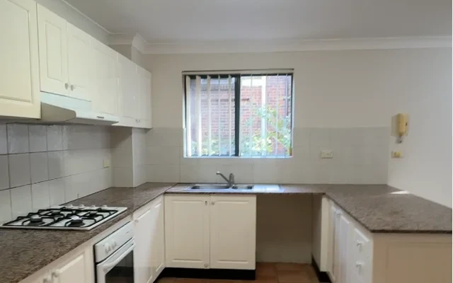 106 Elizabeth St - Sydney student accommodation - 3 bed 2 bath*49