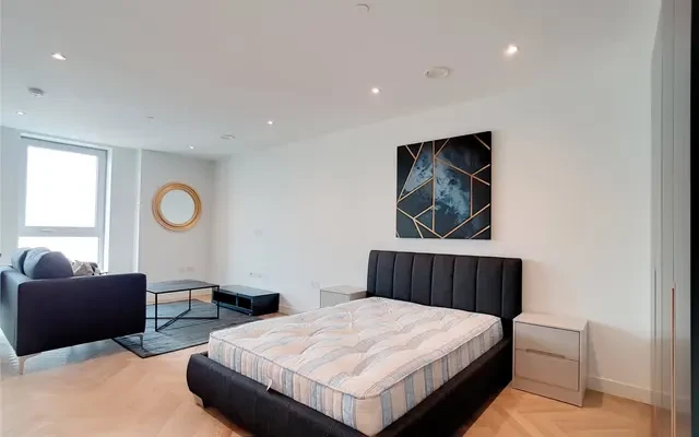 251 Southwark Bridge Road, SE1 2