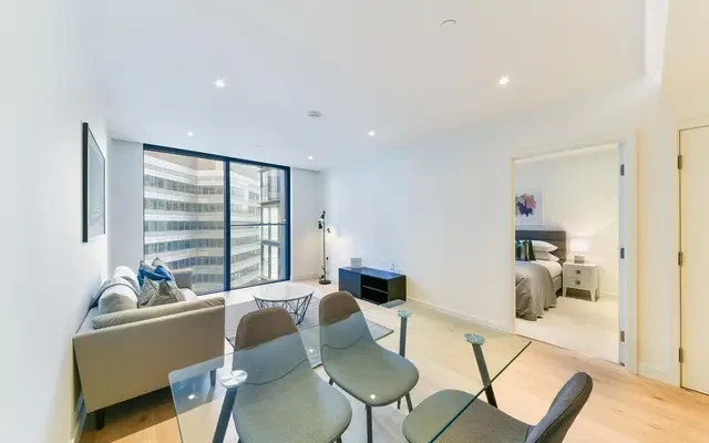 Hampton Tower, (South Quay Plaza) , London, E14 9LW 0