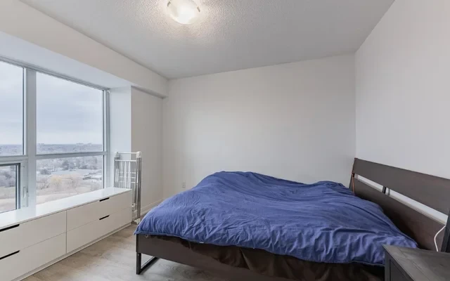 275 Village Green Square 3