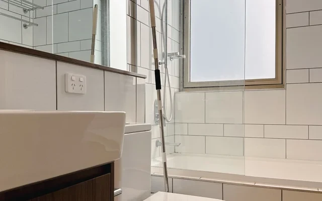1003/333 Exhibition St 4
