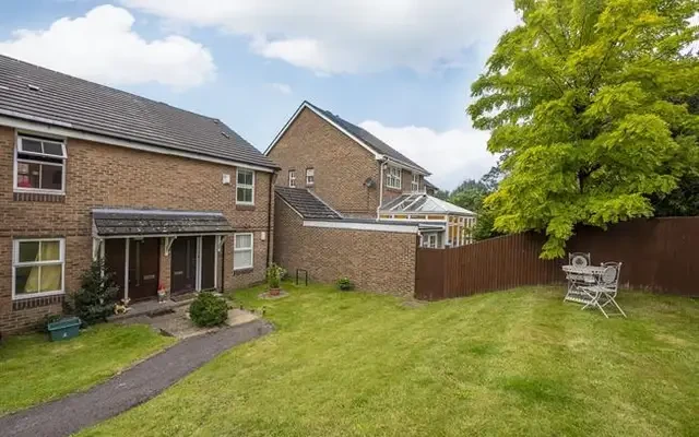 Windmill Rise, Kingston Upon Thames, KT2 7TU 2
