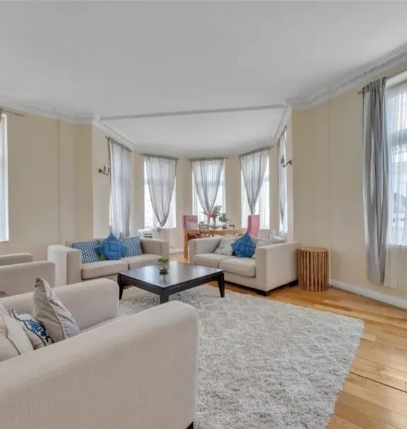 LH-Connaught Court