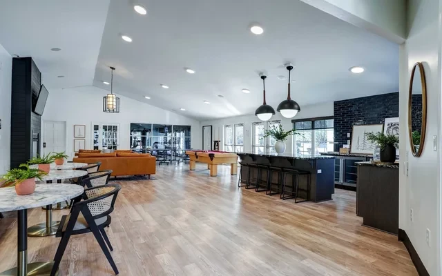 Campus Court Lexington – Studentenunterkunft in Lexington KY – Clubhaus