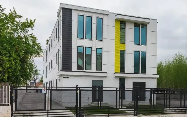 5652 La Mirada Ave - Los Angeles student accommodation