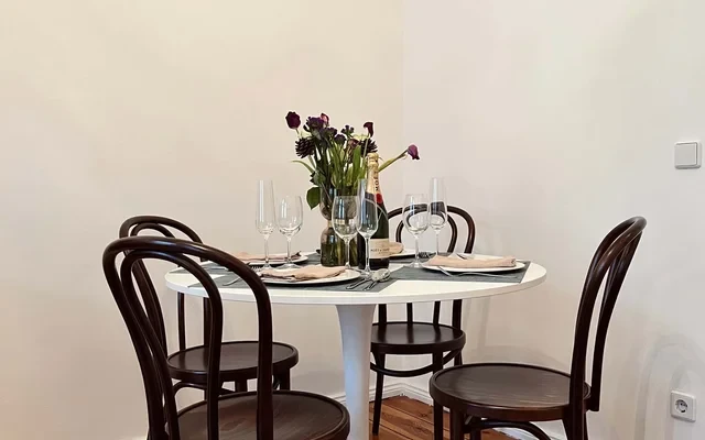 Apartment in Joachim-Friedrich-Strasse, Berlin for 65 m² with 1 bedroom 2