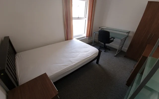 BAGLAN STREET - Swansea student accommodation - 5 bedrooms
