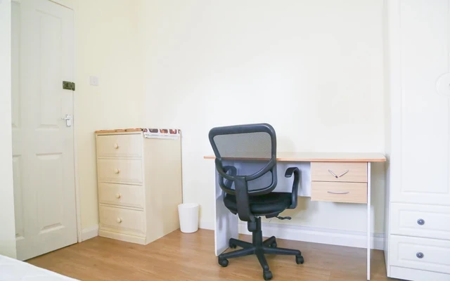 Entire Place·3B···15 South Street 4