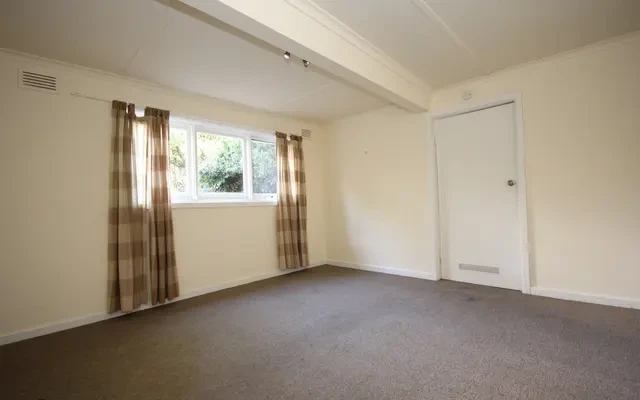 13 The Mount, Croydon South 4