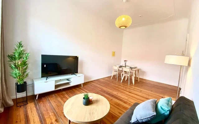 ELVIS - Schoene 2-Zimmer Wohnung in Treptow 0