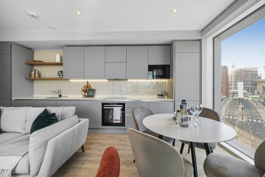 LH-Portlands Place