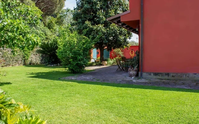 Villa con meraviglioso giardino Via Melani 6 posti letto - Infernetto 3