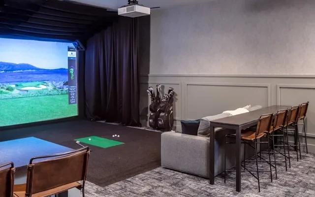 365 Nicollet - Minneapolis student accommodation - Golf Simulator