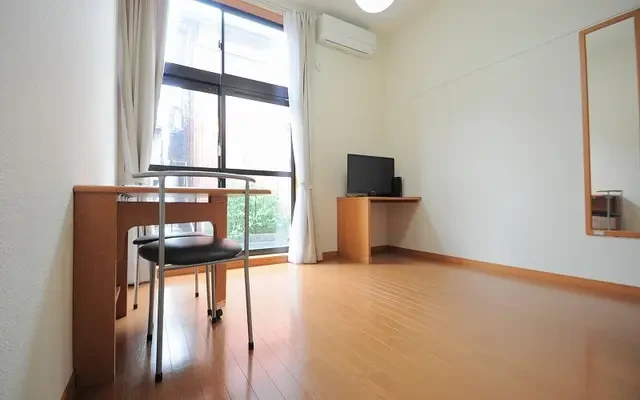 レオパレス楠 4