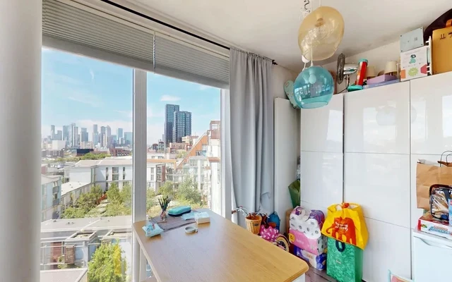 LH-West Parkside - London student accommodation