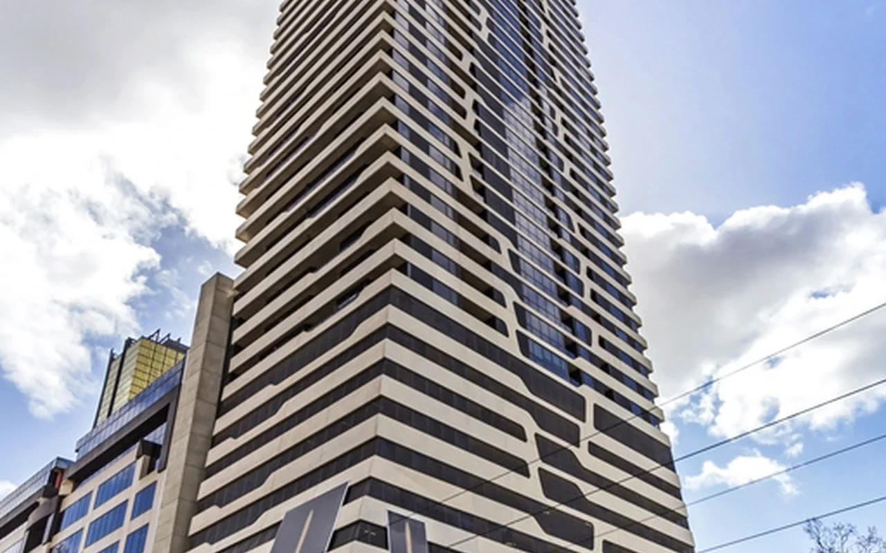 2Bed,2Bath and 1Car Space Apartment near RMIT (Now) Melbourne Student