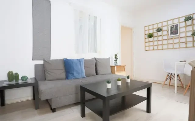 C/Gabriel Lobo, 20 1ºC 0