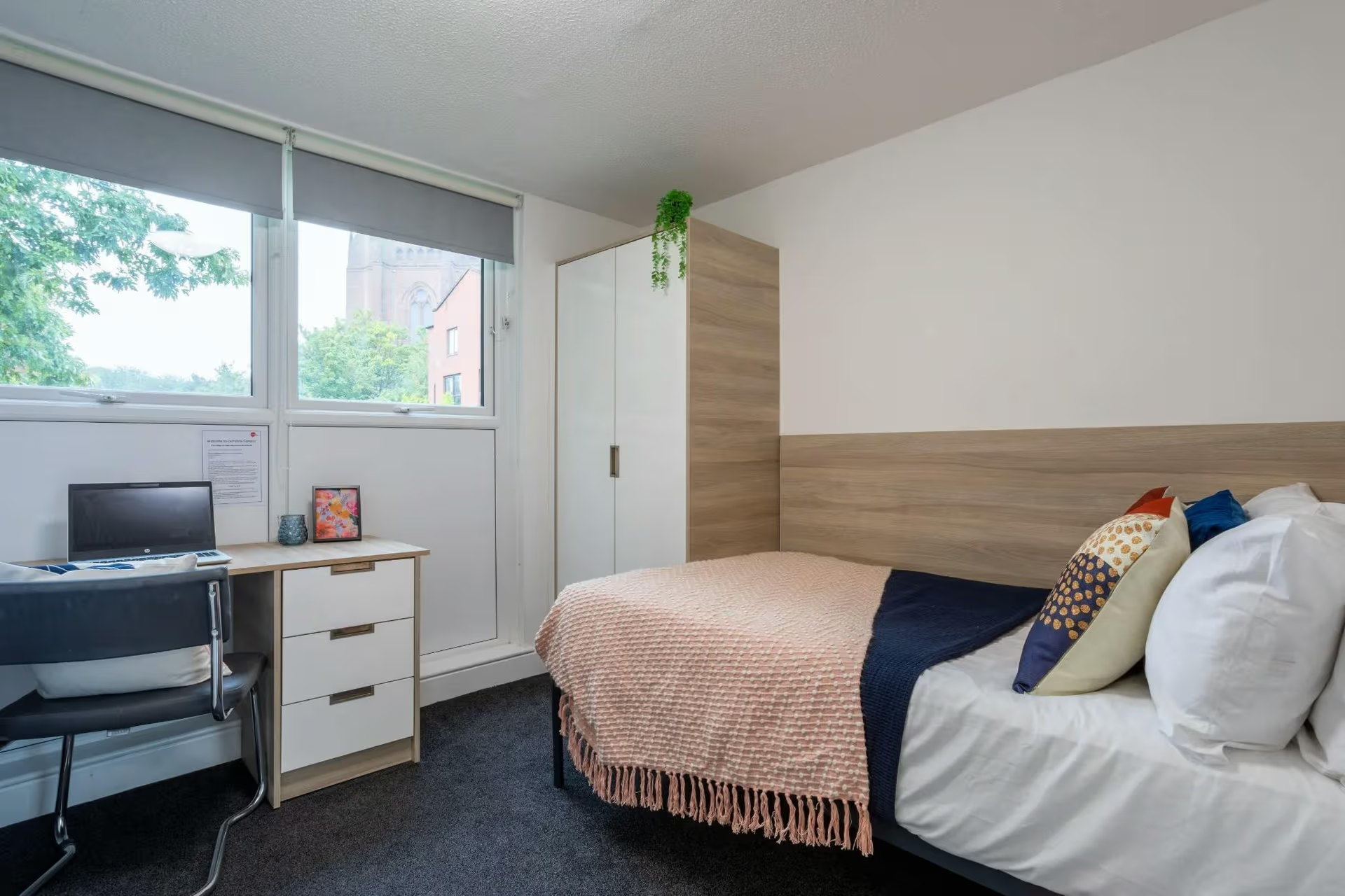 Silver Ensuite Medium