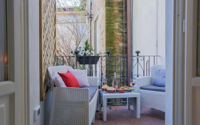Apartment with Balcony in the Heart of Lucca 0