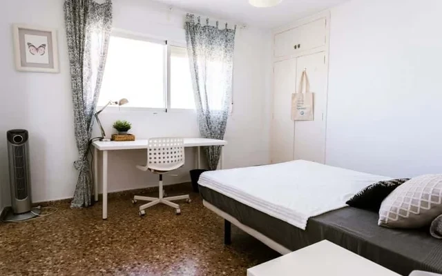 Piso de 5 habitaciones en Algiros 1