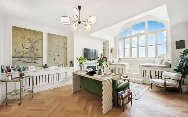 Queens Mansions 1