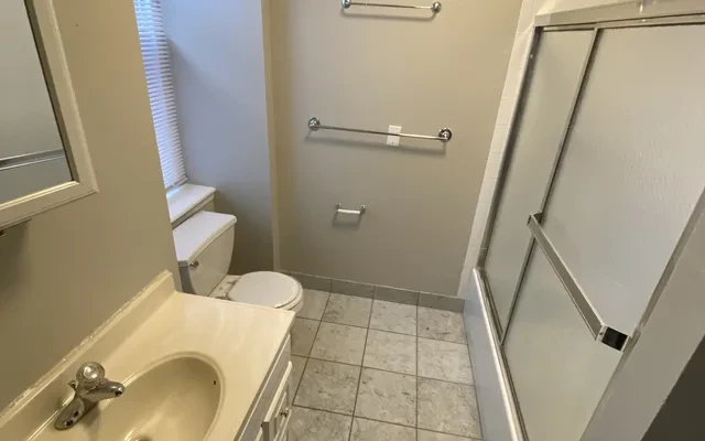 CA - 4113 Walnut Street 1