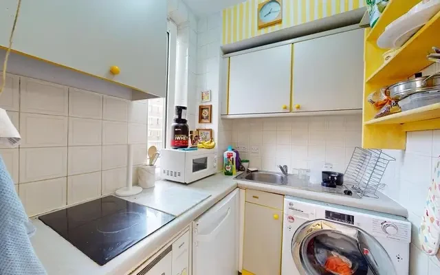 Sloane Avenue 16783# 3