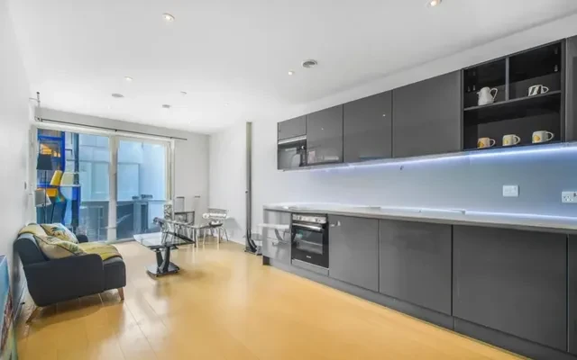 LH-2 Glasshouse Gardens 2