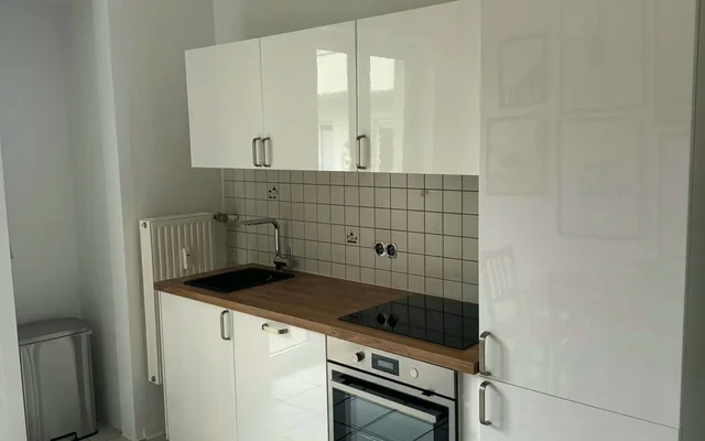 Luegallee Dusseldorf 40545 Germany 4