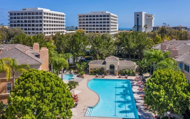 Colony at Fashion Island 3