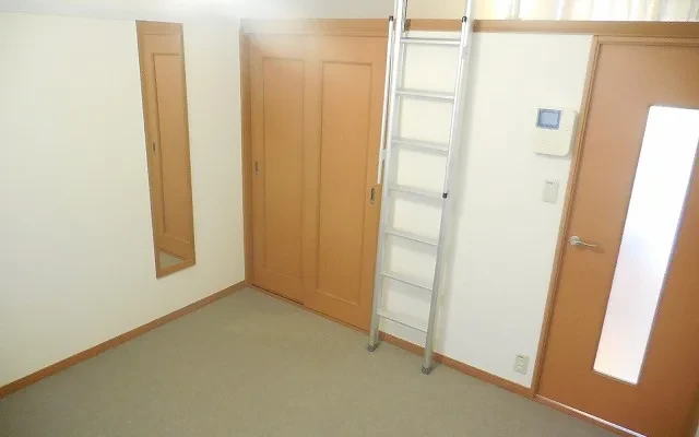 レオパレスドゥジェーム – Studentenunterkunft in Shin'kyō-shi – 212号房间(带独立厨房)