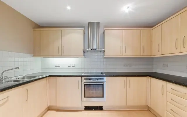 Boardwalk Place,  London, E14 5SQ 1