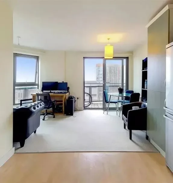 LH-Ebbett Court