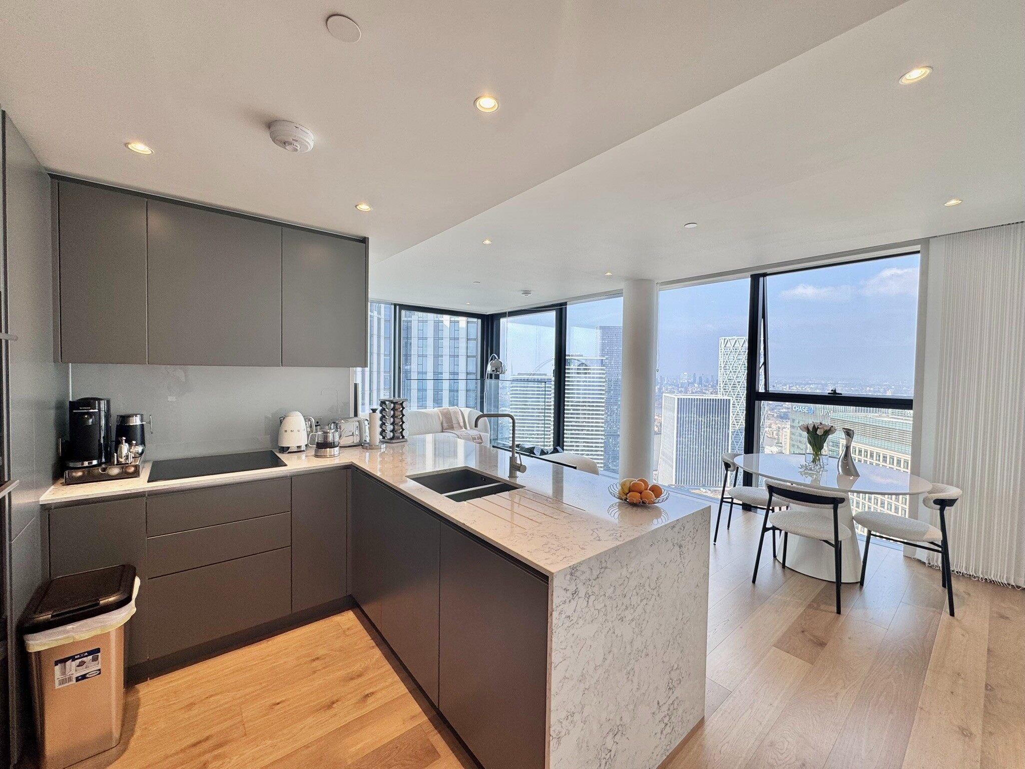 LH-Hampton tower 5404 3