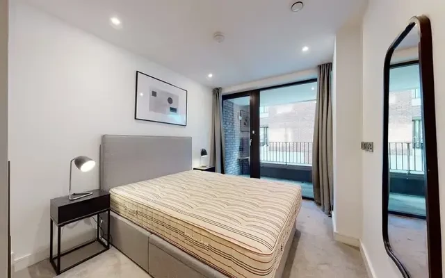 Hackney Road 12383# 4