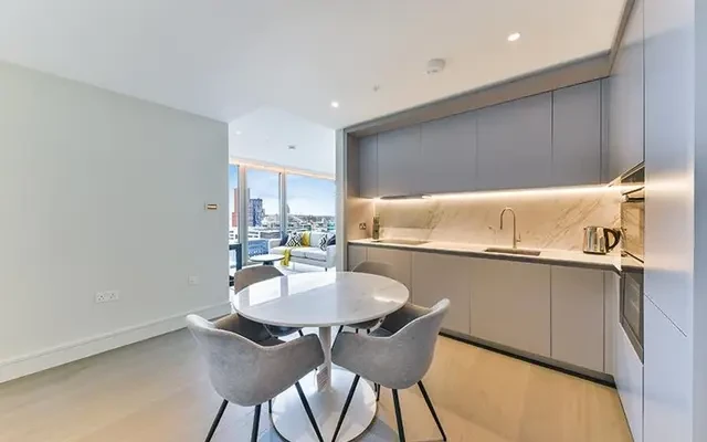 One Bishopsgate Plaza, Houndsditch, London, EC3A 7AB 2