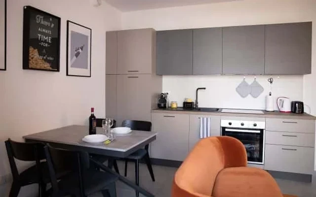Moderno Trilocale in Via Ermenegildo Cantoni, Milano 0