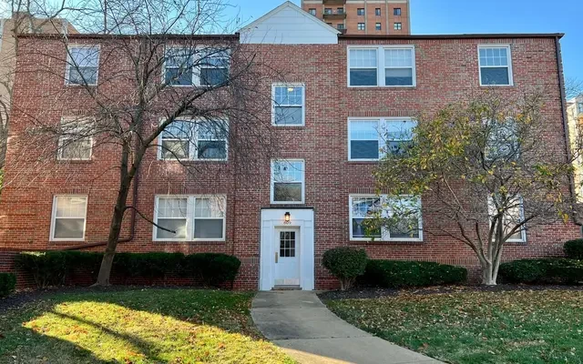 2 Bed-1 Bath in Clayton Schools near WashU & Hwy 64/40/170 0