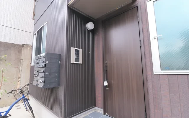 J121 Tokyoβ 西新宿五丁目1 1