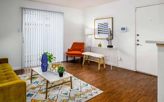 The Daphne Apartments 2