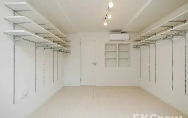 the SUGAMO Room 401 1