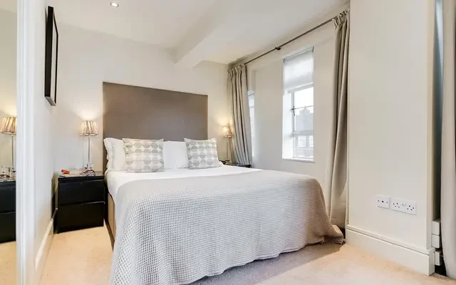 Sloane Avenue 11039# 2