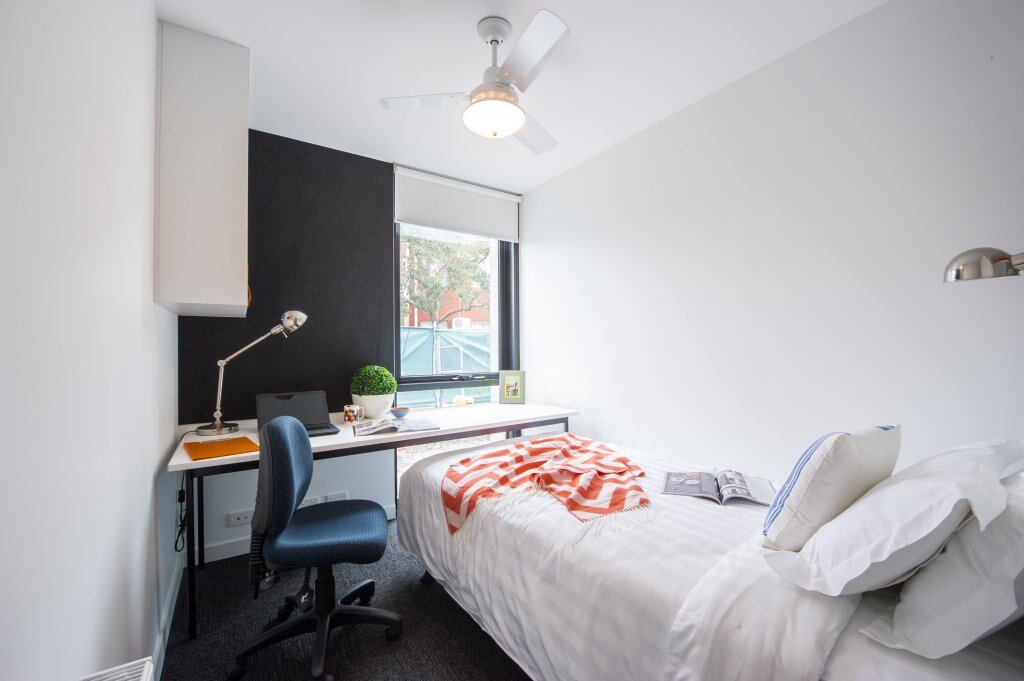 6 Bedroom Apartment - Regular Bedroom